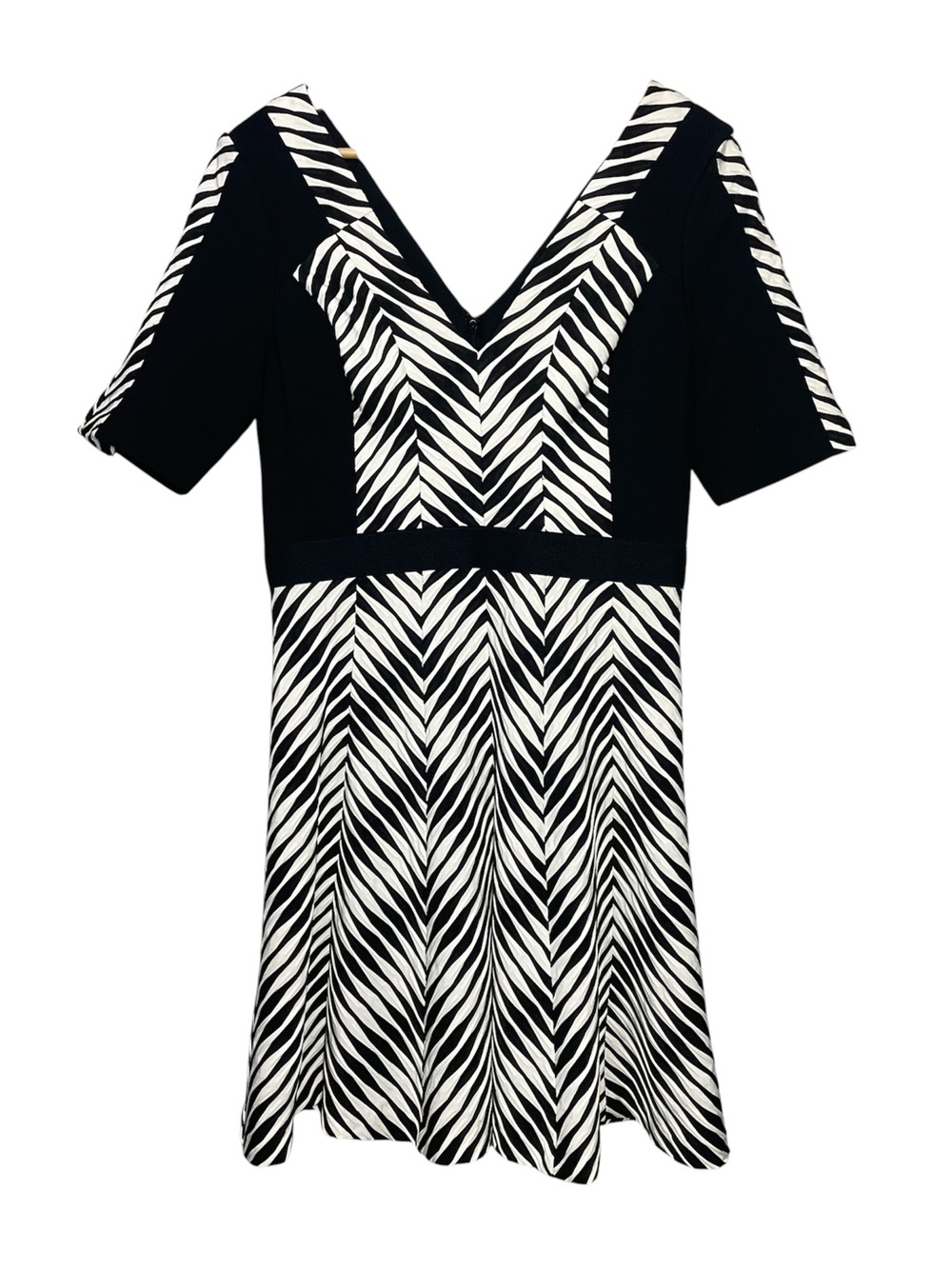 Betsey Johnson Black White Chevron Stripe Fit Flare S/S Dress V-neck Sz 10 Zebra